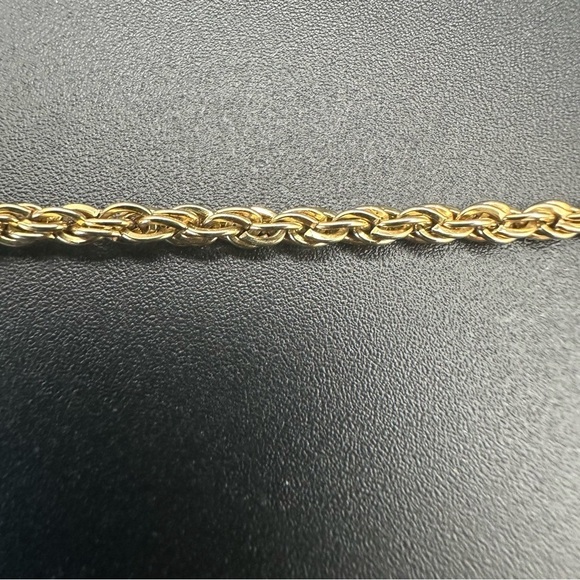 Luxurious Gold Tone Rope Chain Bracelet - Picture 6 of 9